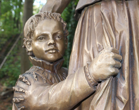 Die Kinderlore Statue: Ein Kunstwerk im Dinkelsb&uuml;hler Stadtpark &copy; LAG Region an der Romantischen Stra&szlig;e e. V.