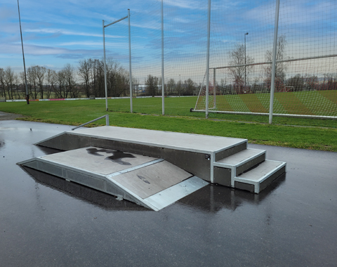 An den Elementen des Skateparks können die motorischen Fähigkeiten trainiert werden © LAG Region an der Romantischen Straße e. V.